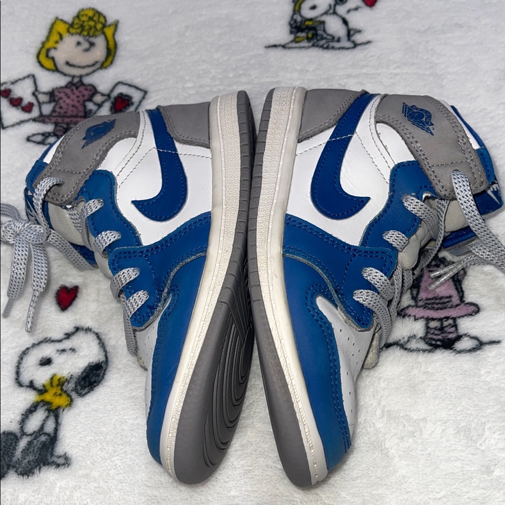Jordan Air Retro 1 - Picture 4 of 9